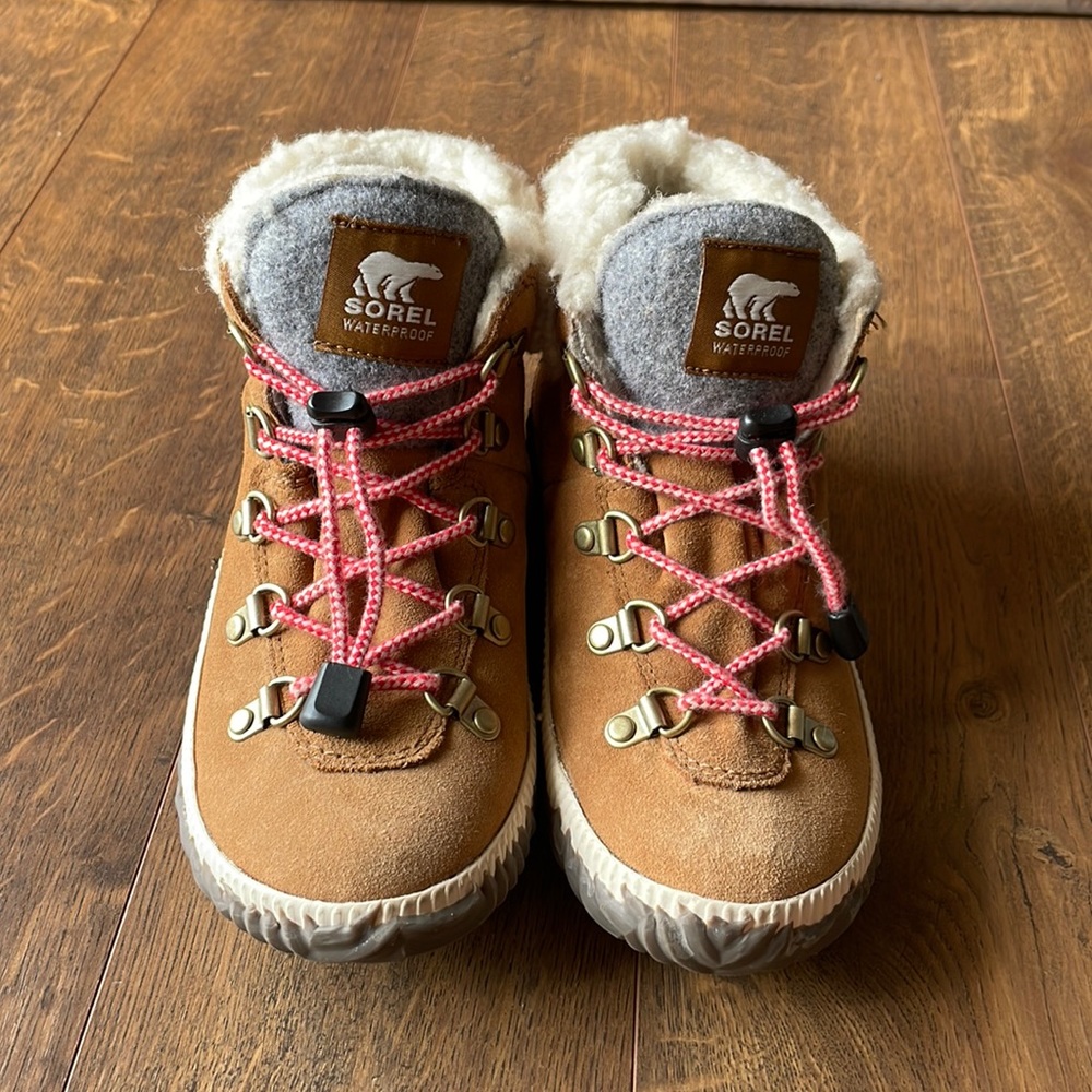 Sorel Youth Out N’ About Conquest Winter Boots - Picture 1 of 7